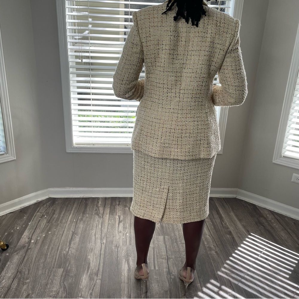 Oscar de la Renta Vintage Tweed Blazer and Pencil Skirt Suit - Picture 13 of 15